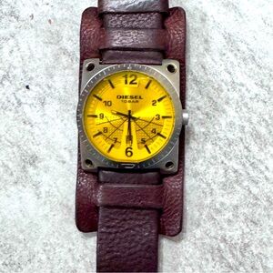 Men's Diesel DZ-1213 w/ Yellow Colored Crystal, Quartz Watch (Needs Battery)